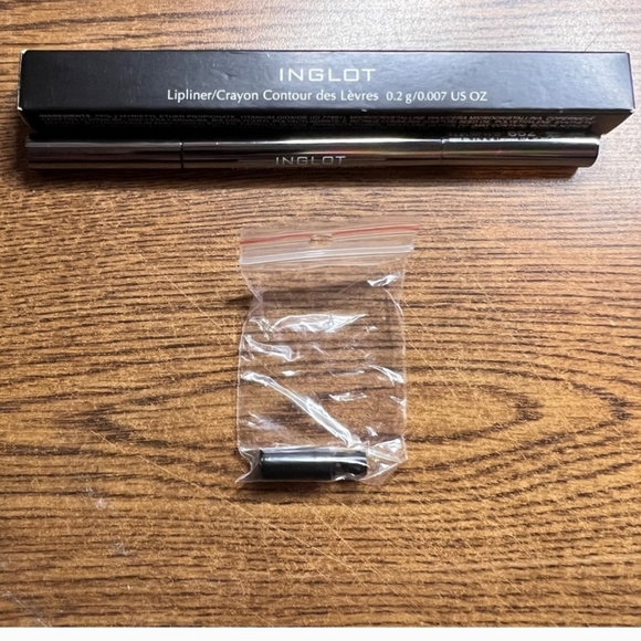 NWT Lipliner 852 - Nude - Picture 2 of 2